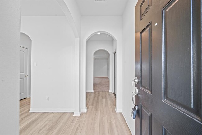 Foto del edificio - 569 Amberwood Pk Dr