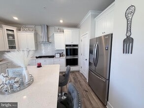 Building Photo - 2835 Bridgewater Dr