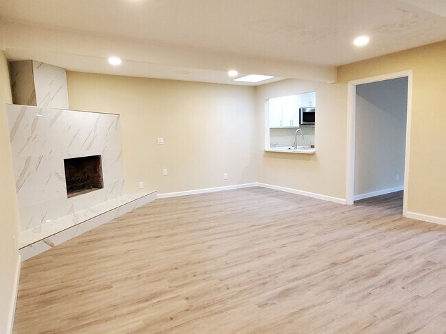 Foto del edificio - 156 Lonetree Ct