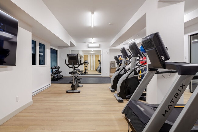 Building Photo - Utopia