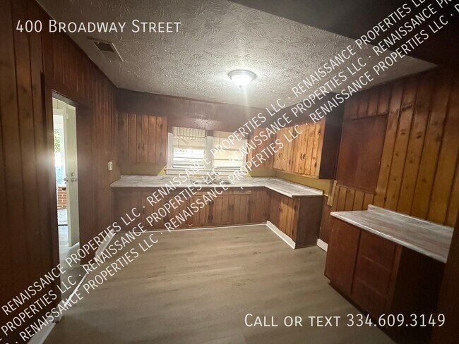 Foto del edificio - 400 Broadway St