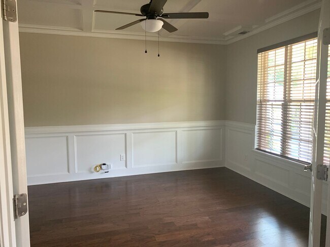 Building Photo - Columbia County 5 bedroom - Pool Community