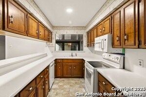 Foto del edificio - 162 Amistad Blvd