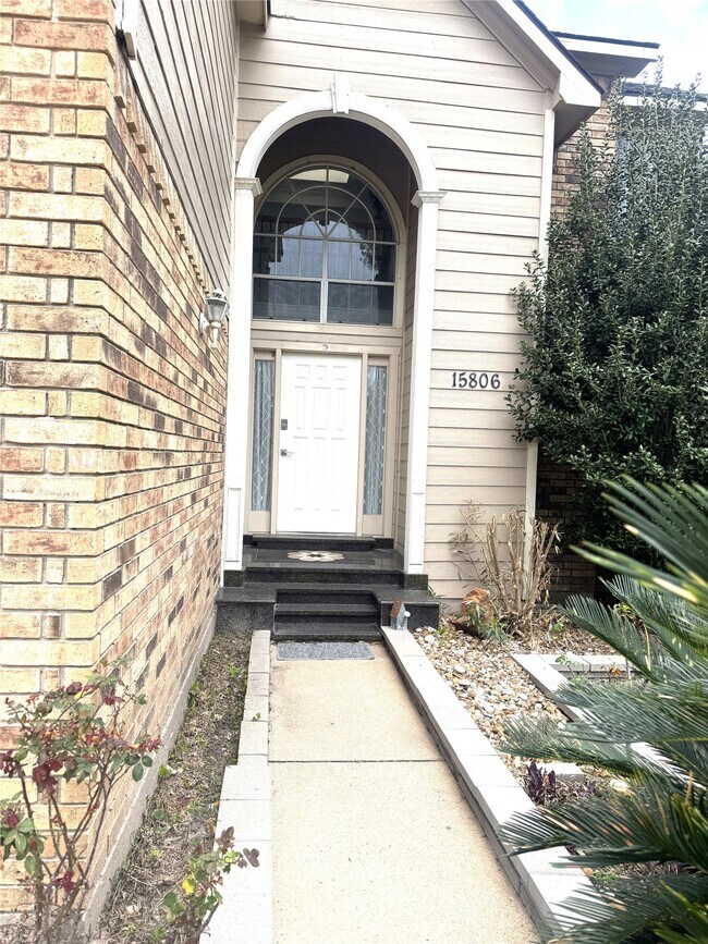 Building Photo - 15806 Oak Mountain Dr