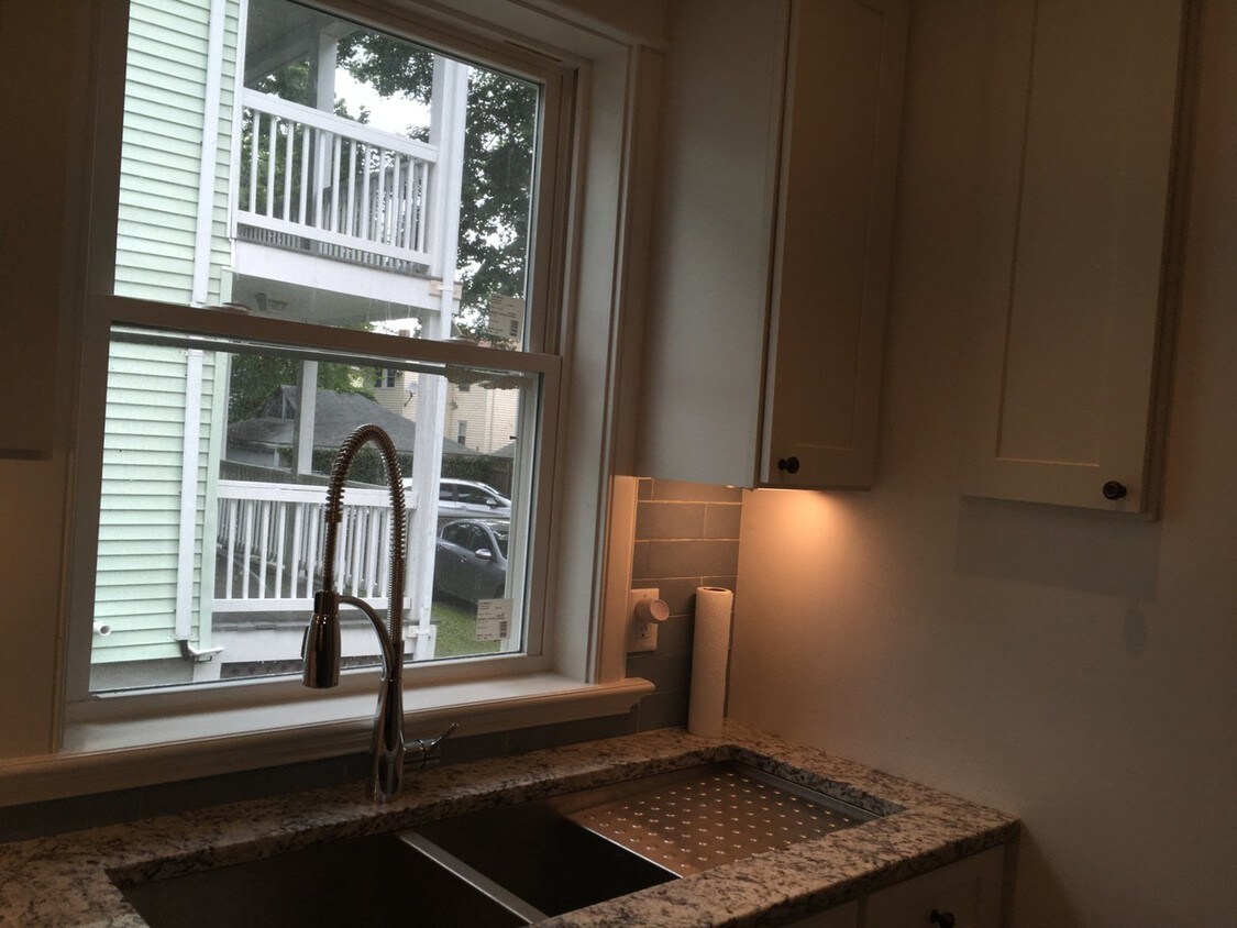 Primary Photo - 130 Thorndike St