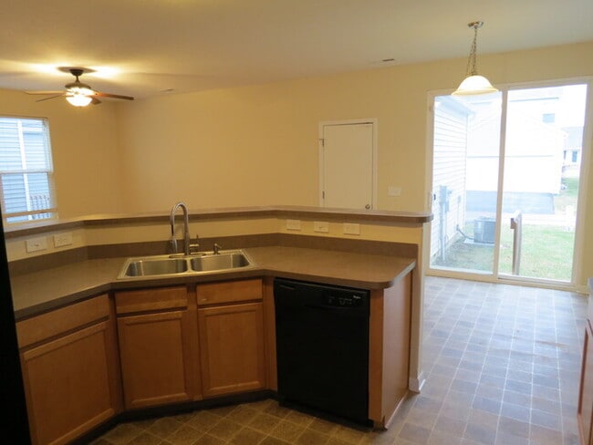 Foto del edificio - 5682 Alliance Way