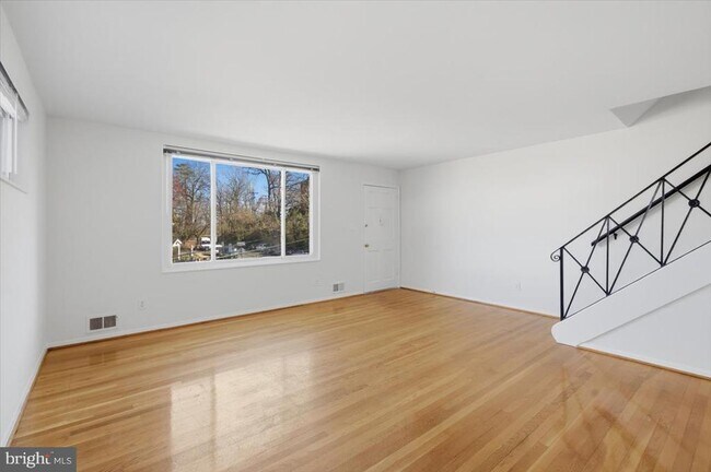 Foto del edificio - 5039 8th Rd S