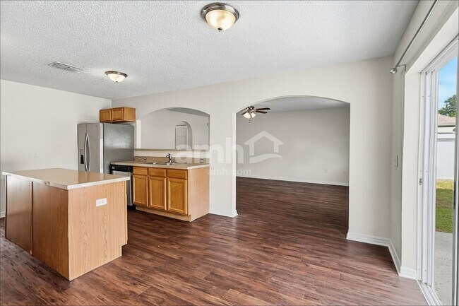 Foto del edificio - 10421 Opus Dr