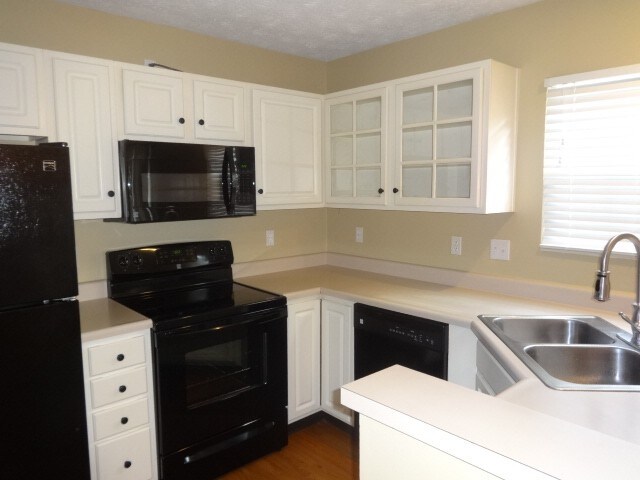 Building Photo - 2236 Polo Park Drive