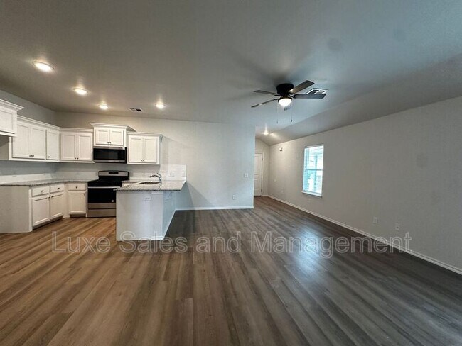 Foto del edificio - 3805 Franks Way