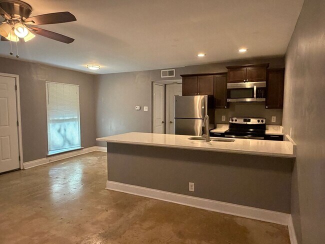 Foto del edificio - Fully Renovated 1-Bedroom Apartment in Alamo Heights ISD