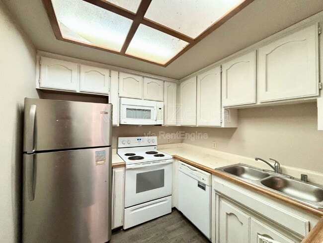 Building Photo - 1702 Joseph Ct