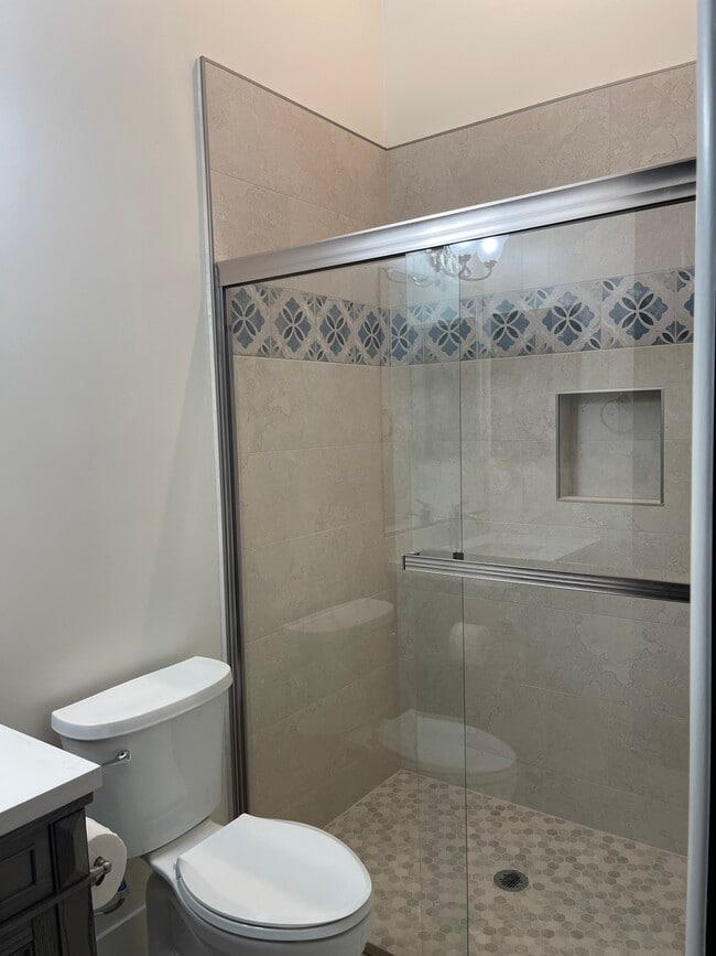 Building Photo - 480 Del Mar