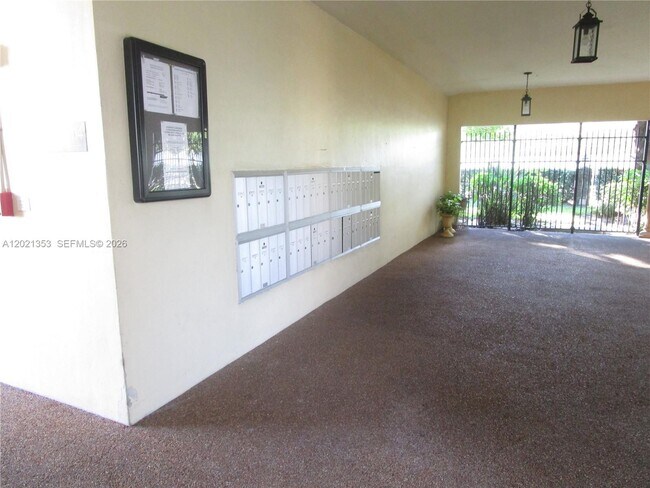 Foto del edificio - 5111 W Oakland Park Blvd