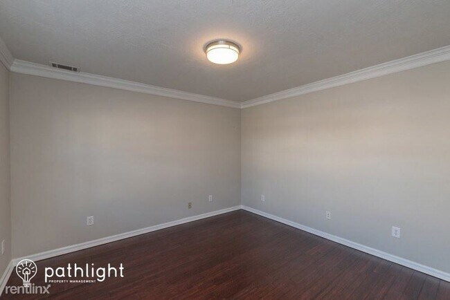 Building Photo - 4 br, 3 bath House - 5039 Reynolds Way UNIT