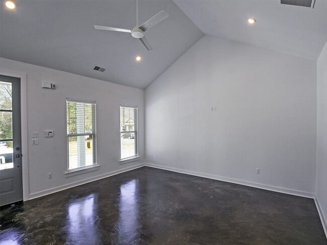 Foto del edificio - 4 bed, 2 baths near U of M  built 2020  ca...