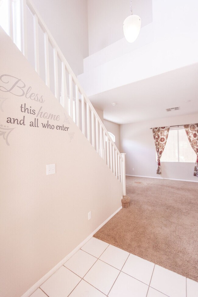 Building Photo - 8549 Peaceful Dreams St