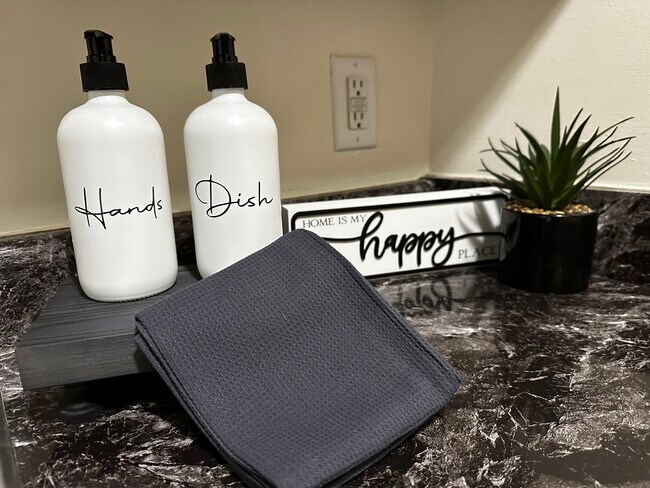 Foto del edificio - 112 Robbins Ave