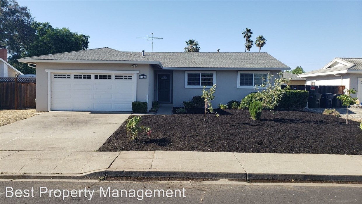 Foto principal - 3 br, 2 bath House - 5646 Crestmont Ave
