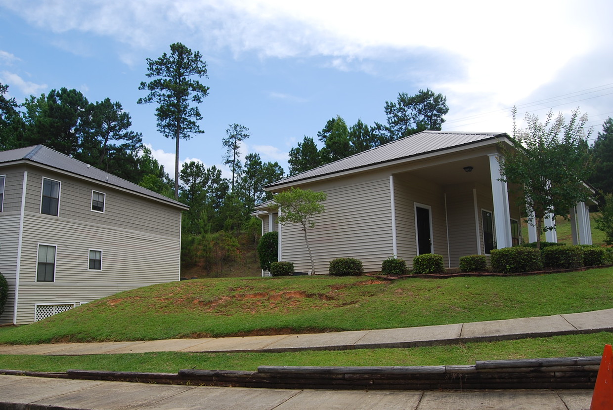 Building Photo - Ridge Chase