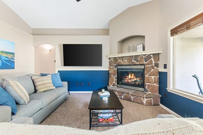 Building Photo - 2480 W San Remo Ct