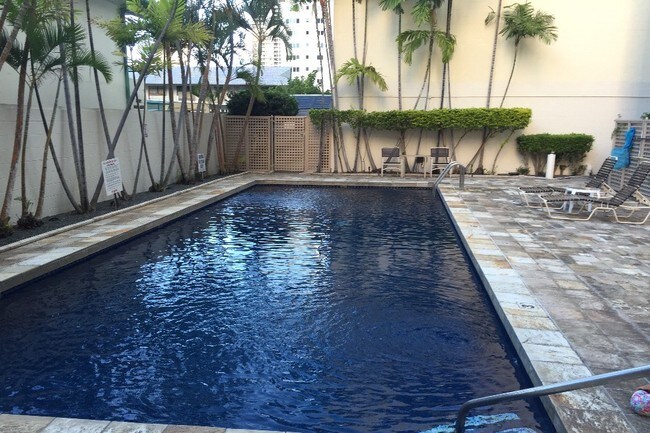 Community pool. - 555 University Ave