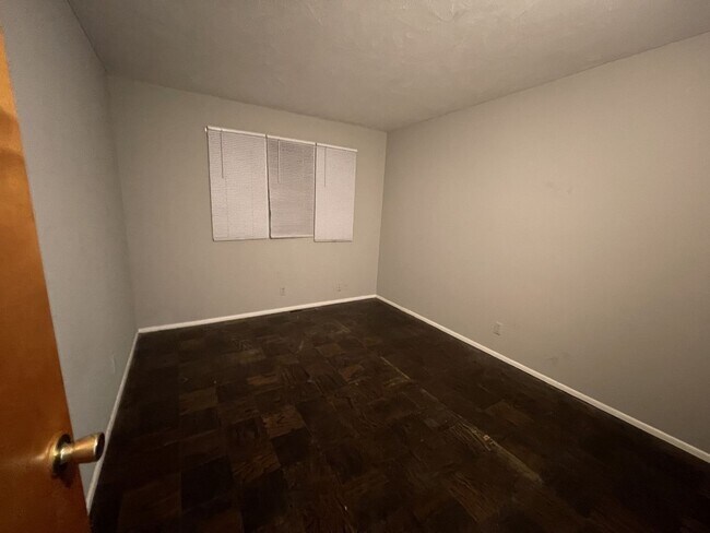 Foto del edificio - 8462 Grand Ave