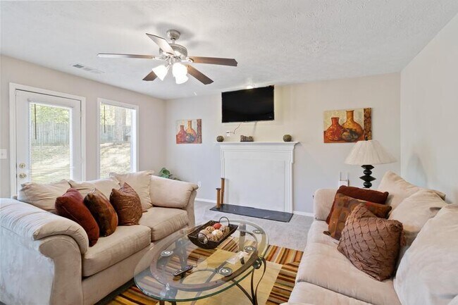 Building Photo - 1003 Shady Creek Dr