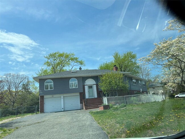 Building Photo - 82 Yale Ave