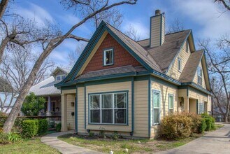 Building Photo - 4527 Avenue B