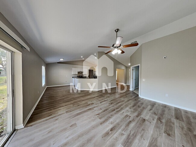 Foto del edificio - 3189 Thoroughbred Loop N