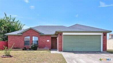 Building Photo - 2804 Cactus Dr
