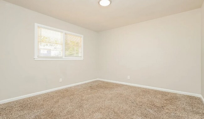 Building Photo - 3966 Mosley Dr