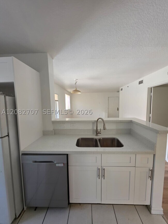 Foto del edificio - 17612 NW 25th Ave
