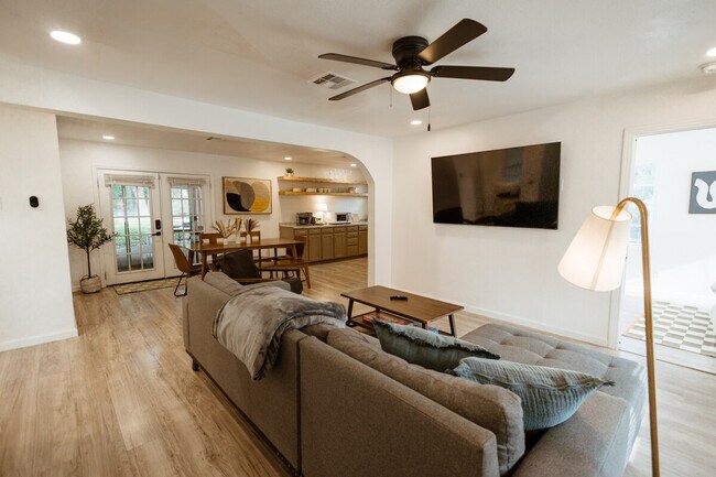 Building Photo - 1824 N 12th St