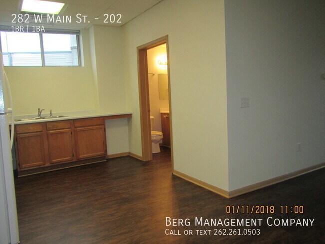 Building Photo - Large one bedroom