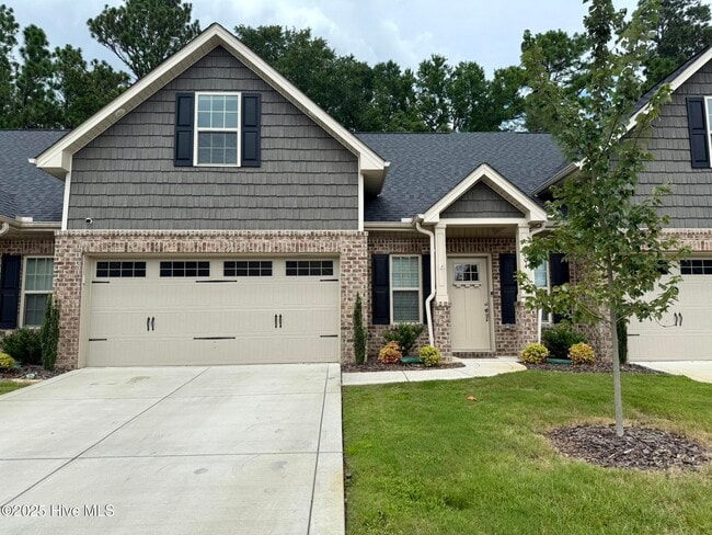 Building Photo - 204 Backspin Ln