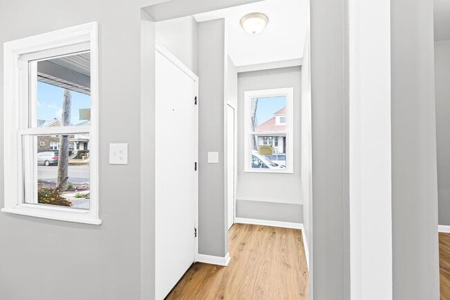 Building Photo - 3428 Carpenter Avenue