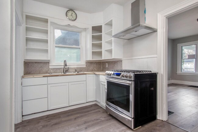 Foto del edificio - 1036-1038 Cass Ave SE