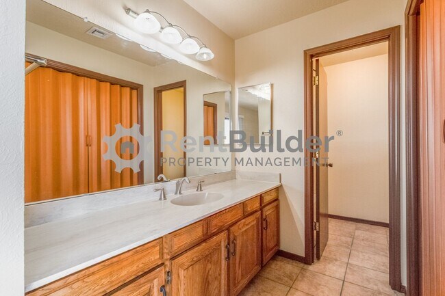 Foto del edificio - 2805 Palo Verde Dr NE