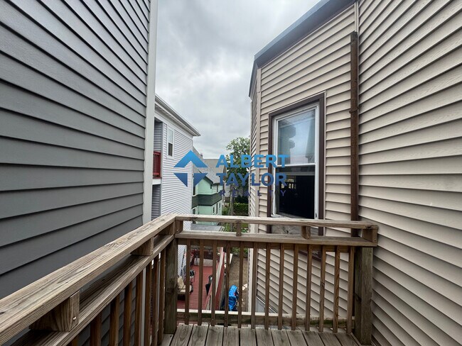 Foto del edificio - 1084 Dorchester Ave