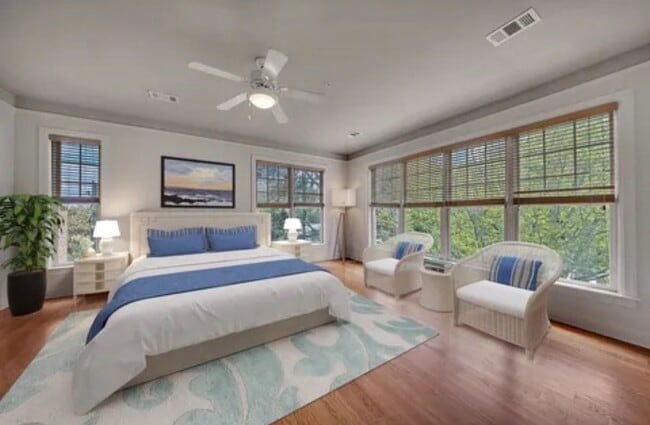 Building Photo - 1390 Dutch Valley Pl NE