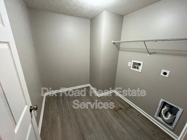 Foto del edificio - 505 Herbert Ave