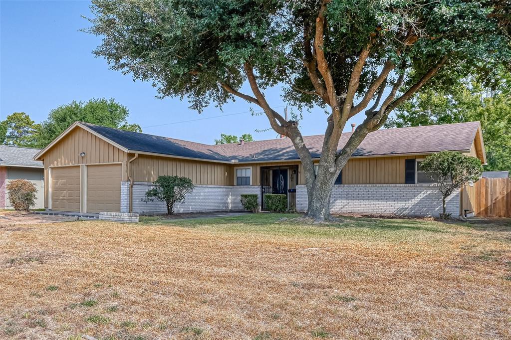 Foto principal - 5910 Sheringham St