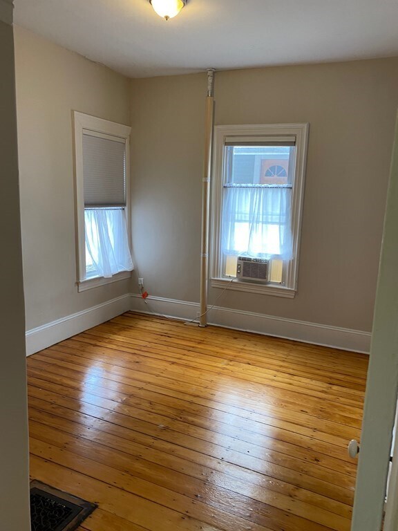 Foto del edificio - 51 College Ave