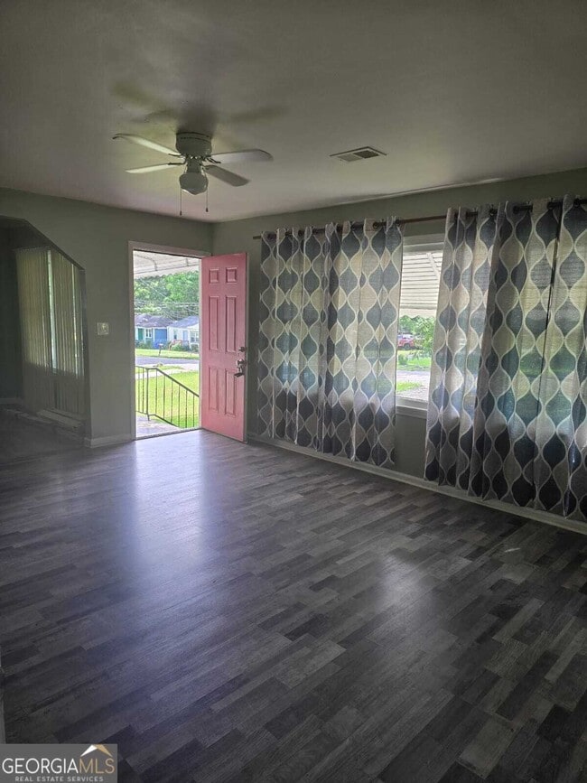 Building Photo - 2466 Spring Garden Dr SW