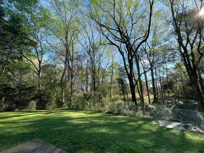 Building Photo - 1205 Heritage Dr