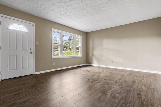 Foto del edificio - 2461 Mirahill Dr