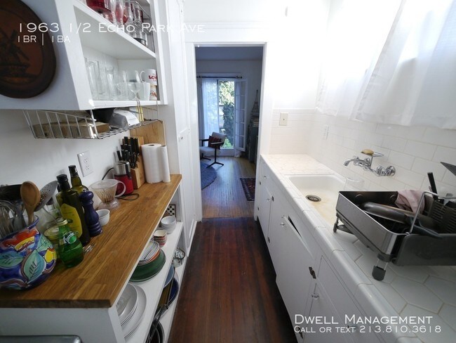 Foto del edificio - Stand Alone Bungalow in Echo Park