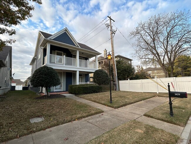 Foto del edificio - Charming Island Home with plenty of living space! Pets are owner's approval, fees apply. Owner wi...